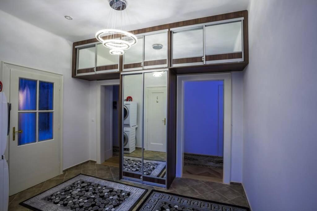 Luxury Air-Conditioned Family Apartment Spitalska Old Town Bratislava Ngoại thất bức ảnh