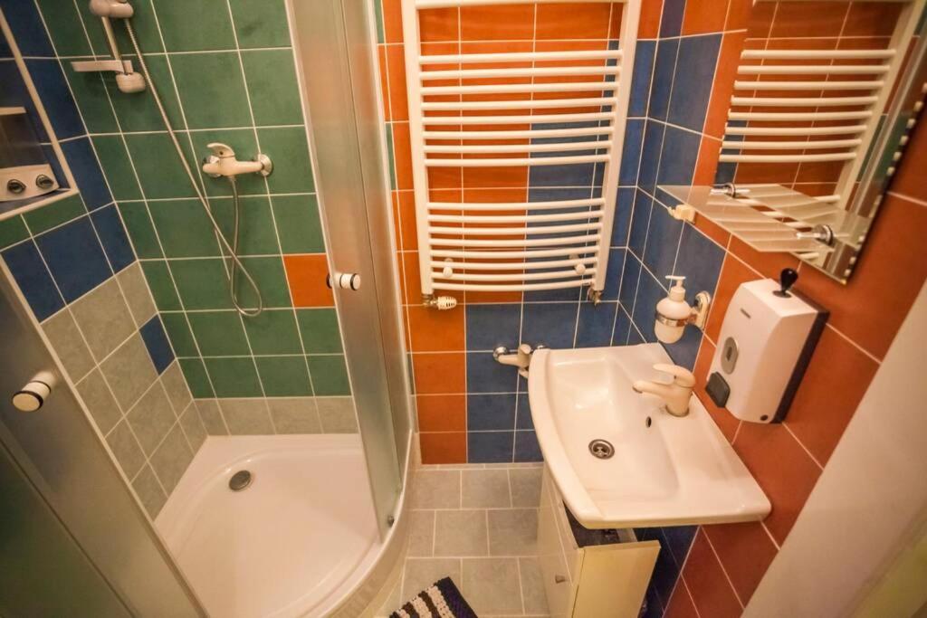 Luxury Air-Conditioned Family Apartment Spitalska Old Town Bratislava Ngoại thất bức ảnh
